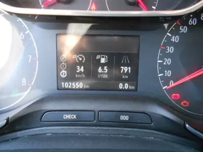 Opel Grandland 2019 - 14900 EUR, 102526 km - 102526km - foto 14 de 17