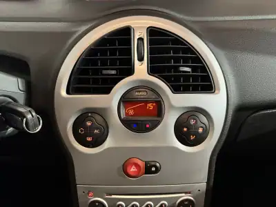 Renault Modus 2009 - 5900 EUR, 164416 km - AUTO.MOTO.pt - 164416km - foto 16 de 22