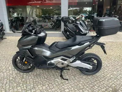 Honda Forza 2023 - 9350 EUR, 11932 km - AUTO.MOTO.pt - 11932km - foto 5 de 12