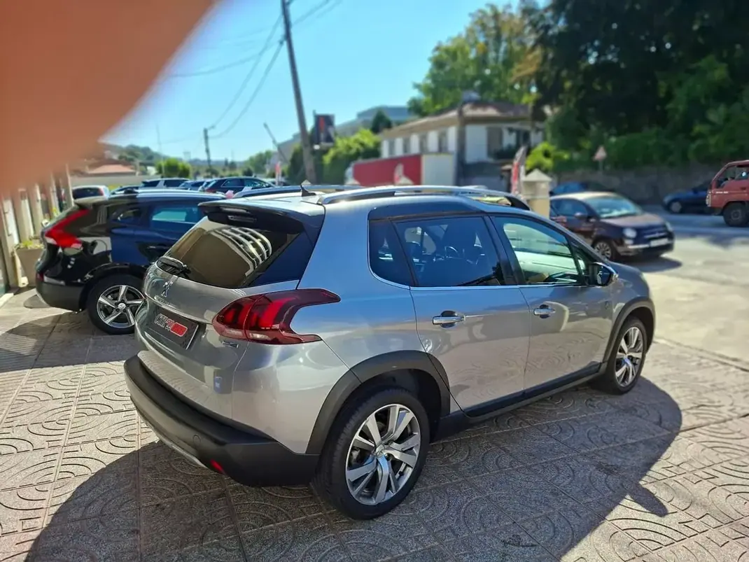 Peugeot 2008 2017 - 10000 EUR, 178323 km - 178323km - foto 6 de 37