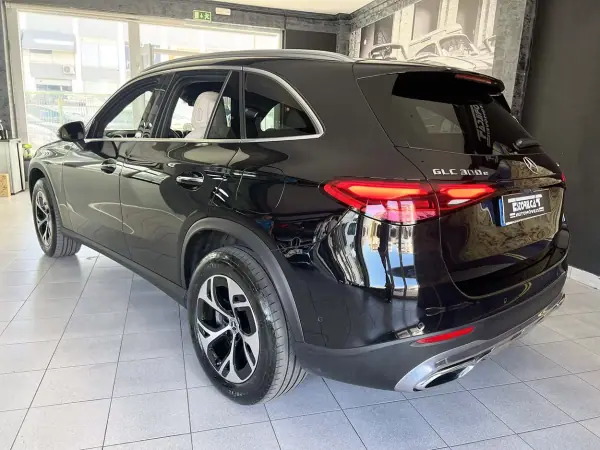 Mercedes-Benz GLC 300 e 4Matic 9G-TRONIC Edition Avantgarde 2024 Híbrido Plug-In
