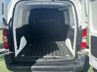 Citroën BERLINGO VAN XL 1.5 BLUE HDI 3 LUGARES 2020 - 18490 EUR, 101460 km - AUTO.MOTO.pt - 101460km - foto 10 de 12