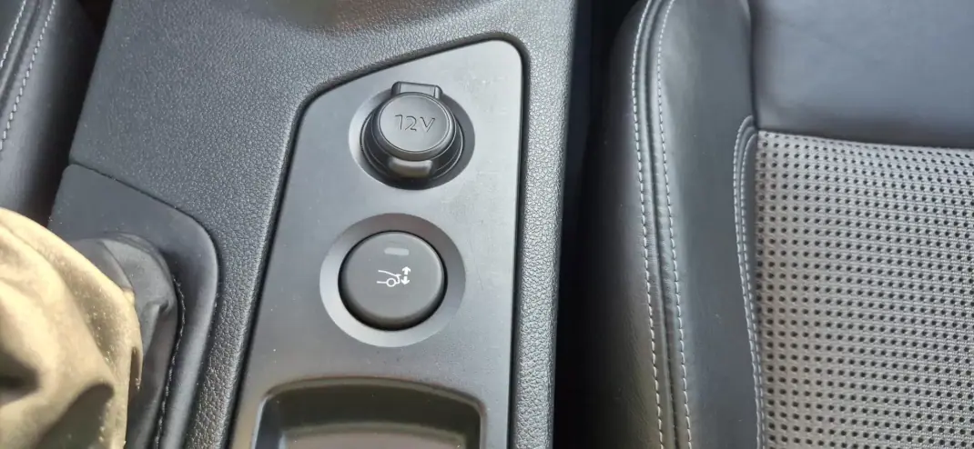 Peugeot RCZ 2014 - 15750 EUR, 213000 km - AUTO.MOTO.pt - 213000km - foto 25 de 31