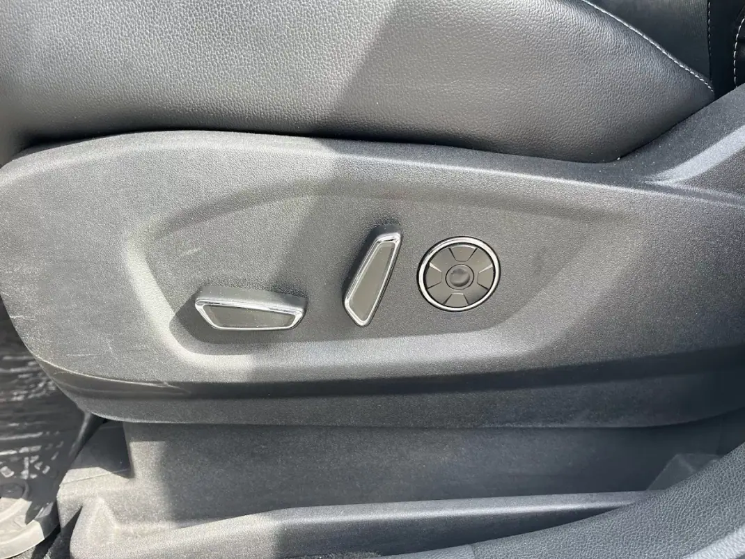 Ford S-Max 2016 - 27250 EUR, 140000 km - AUTO.MOTO.pt - 140000km - foto 39 de 80