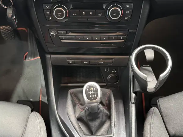 BMW X1 2015 - 16490 EUR, 255000 km - AUTO.MOTO.pt - 255000km - foto 22 de 31