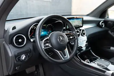 Mercedes-Benz GLC 300 2022 - 50900 EUR, 85000 km - AUTO.MOTO.pt - 85000km - foto 13 de 31