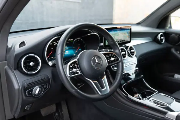 Mercedes-Benz GLC 300 2022 - 50900 EUR, 85000 km - AUTO.MOTO.pt - 85000km - foto 13 de 31