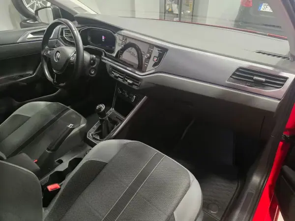 Volkswagen Polo 2018 - 14480 EUR, 138507 km - AUTO.MOTO.pt - 138507km - foto 17 de 45