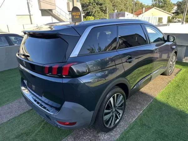 Peugeot 5008 2018 - 14900 EUR, 220000 km - AUTO.MOTO.pt - 220000km - foto 12 de 60
