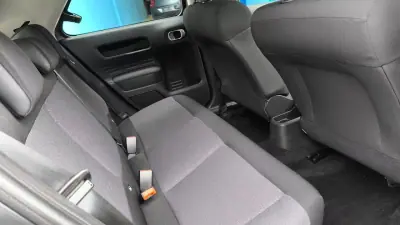 Citroën C4 Cactus 2015 - 10500 EUR, 161000 km - AUTO.MOTO.pt - 161000km - foto 13 de 17
