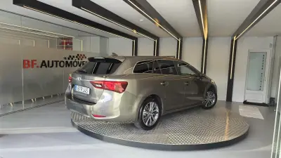Toyota Avensis Touring Sports 2016 - 14900 EUR, 212217 km - AUTO.MOTO.pt - 212217km - foto 4 de 57