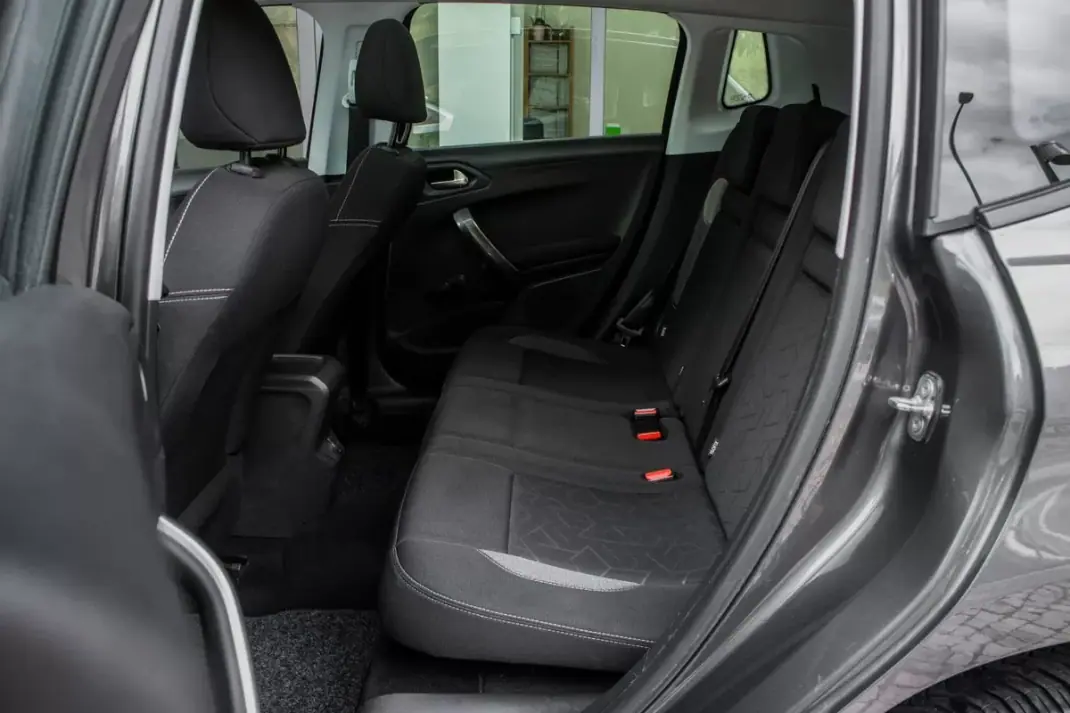 Peugeot 2008 2018 - 8750 EUR, 72668 km - AUTO.MOTO.pt - 72668km - foto 26 de 39