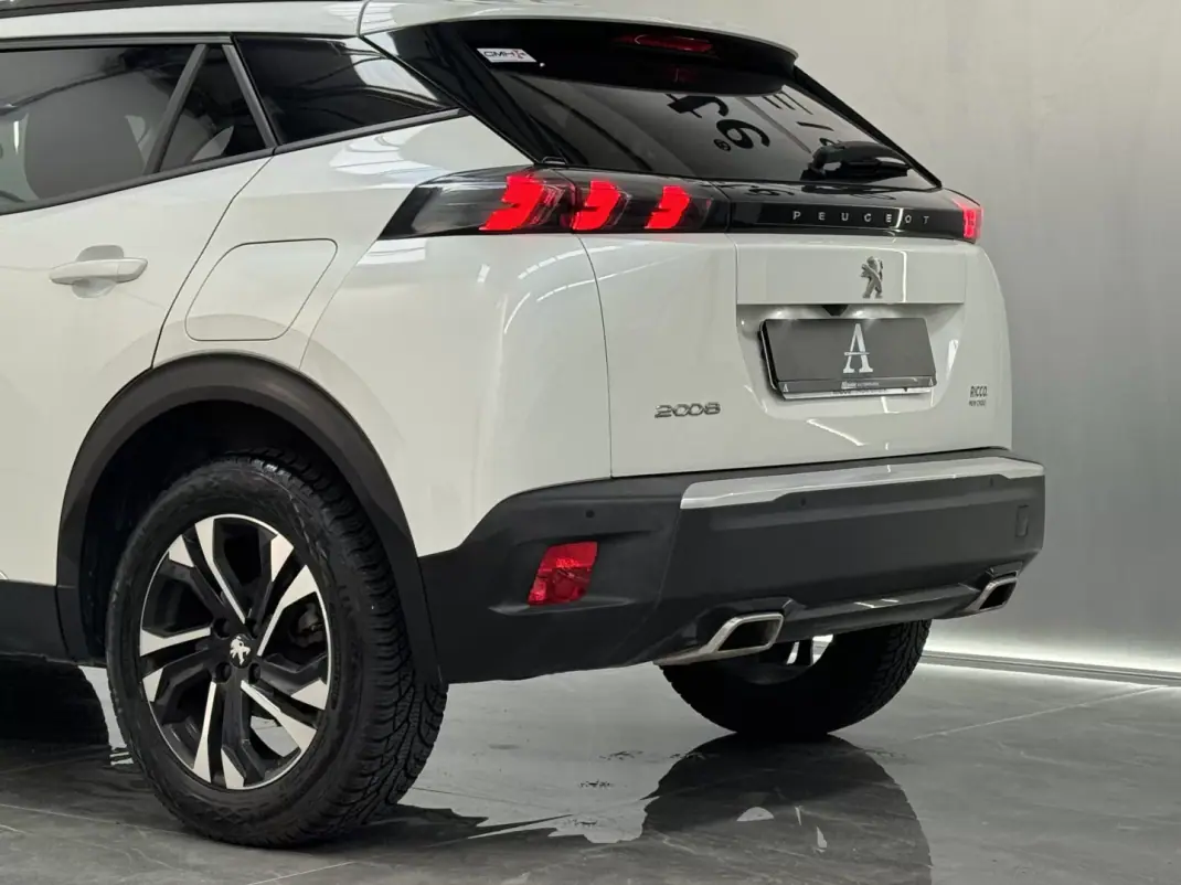 Peugeot 2008 2020 - 15990 EUR, 125000 km - AUTO.MOTO.pt - 125000km - foto 4 de 7