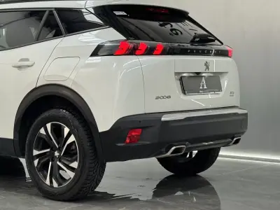 Peugeot 2008 2020 - 15990 EUR, 125000 km - AUTO.MOTO.pt - 125000km - foto 4 de 7