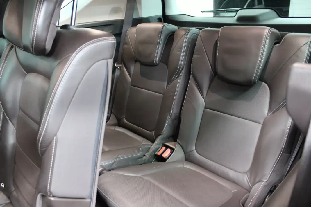 Renault Espace 2017 - 17900 EUR, 171000 km - AUTO.MOTO.pt - 171000km - foto 9 de 31