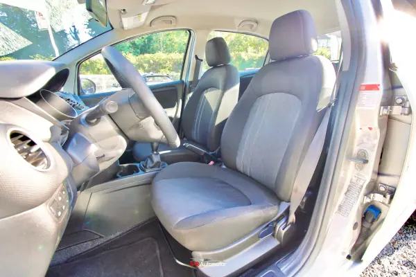Fiat Punto 2015 - 7300 EUR, 165000 km - AUTO.MOTO.pt - 165000km - foto 9 de 20