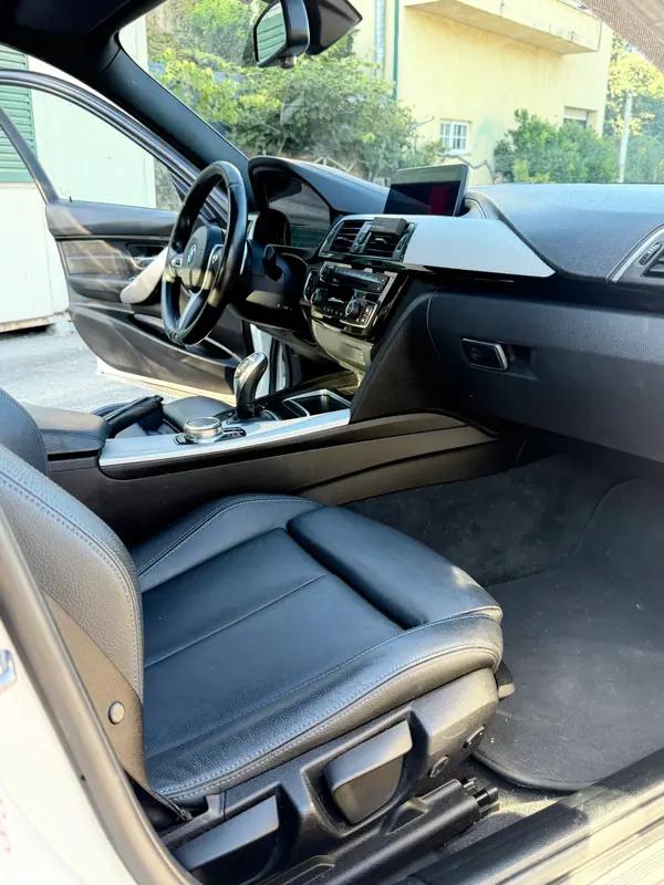 BMW 320 2019 - 24000 EUR, 125000 km - AUTO.MOTO.pt - 125000km - foto 10 de 14