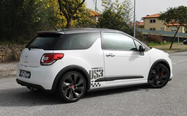 Citroën DS3 2012 - 16900 EUR, 52000 km - AUTO.MOTO.pt - 52000km - foto 6 de 33