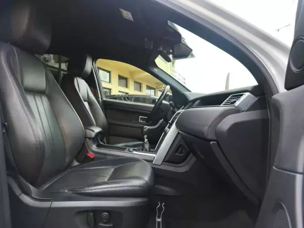 Land Rover Discovery Sport 2016 - 21500 EUR, 178000 km - AUTO.MOTO.pt - 178000km - foto 24 de 33