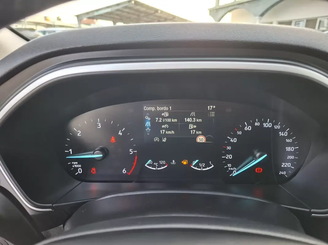 Ford Focus 2019 - 15500 EUR, 119500 km - AUTO.MOTO.pt - 119500km - foto 18 de 30