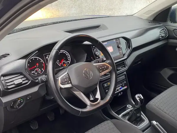 Volkswagen T-Cross 2022 - 14900 EUR, 109298 km - AUTO.MOTO.pt - 109298km - foto 8 de 13