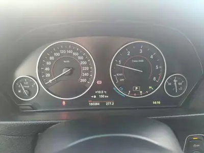 BMW 320 2017 - 16900 EUR, 160384 km - AUTO.MOTO.pt - 160384km - foto 22 de 31