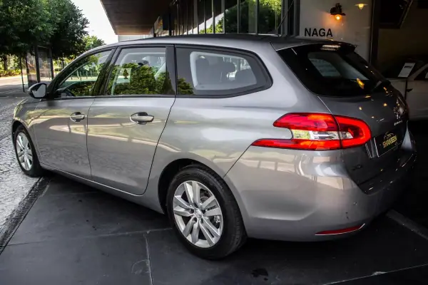 Peugeot 308 SW 2019 - 8250 EUR, 315740 km - AUTO.MOTO.pt - 315740km - foto 3 de 37
