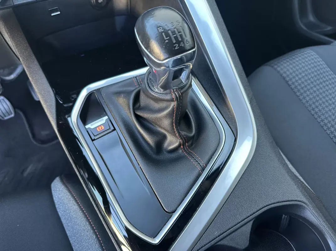 Peugeot 3008 2019 - 14900 EUR, 190000 km - 190000km - foto 41 de 64