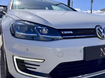 Volkswagen e-Golf 2019 - 16500 EUR, 70000 km - AUTO.MOTO.pt - 70000km - foto 5 de 18