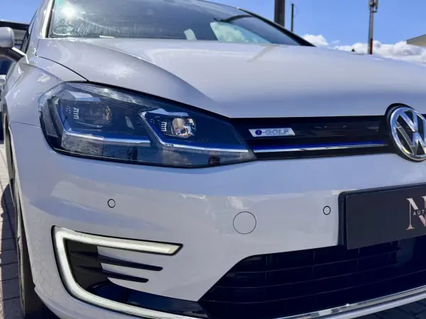 Volkswagen e-Golf 2019 - 16500 EUR, 70000 km - AUTO.MOTO.pt - 70000km - foto 5 de 18