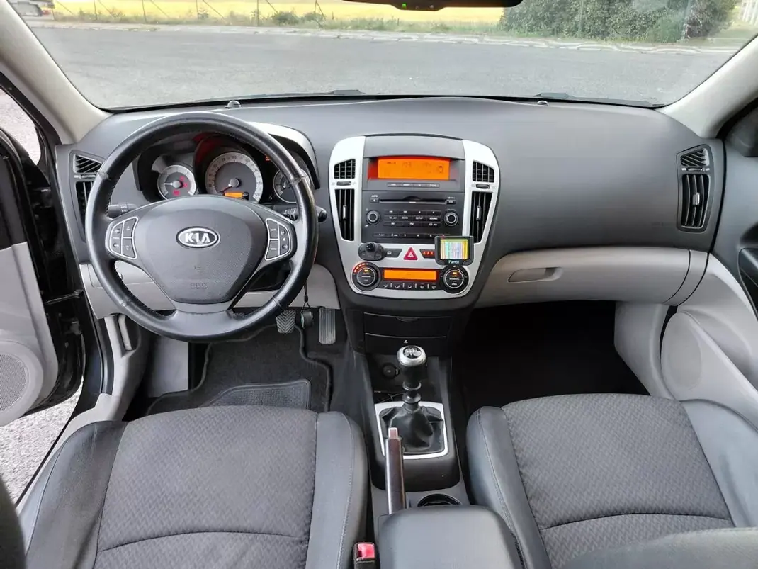 Kia Ceed SW 2008 - 4490 EUR, 182285 km - AUTO.MOTO.pt - 182285km - foto 21 de 25