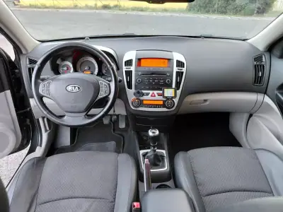 Kia Ceed SW 2008 - 4490 EUR, 182285 km - AUTO.MOTO.pt - 182285km - foto 21 de 25