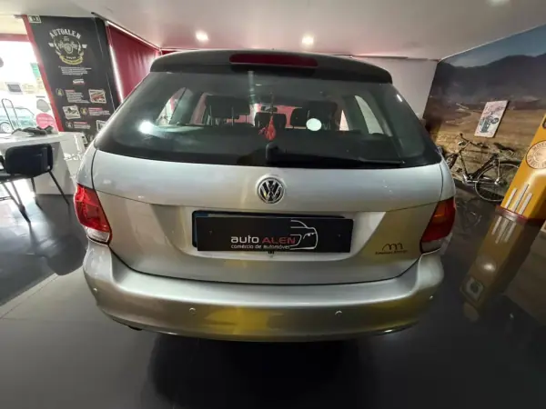 Volkswagen Golf Variant 2011 - 7900 EUR, 284928 km - AUTO.MOTO.pt - 284928km - foto 5 de 19