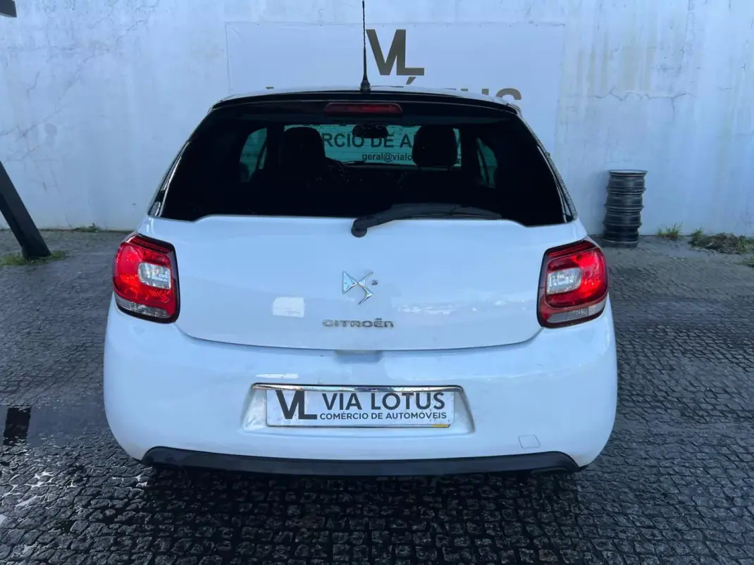 Citroën DS3 2010 - 6500 EUR, 220000 km - AUTO.MOTO.pt - 220000km - foto 3 de 11