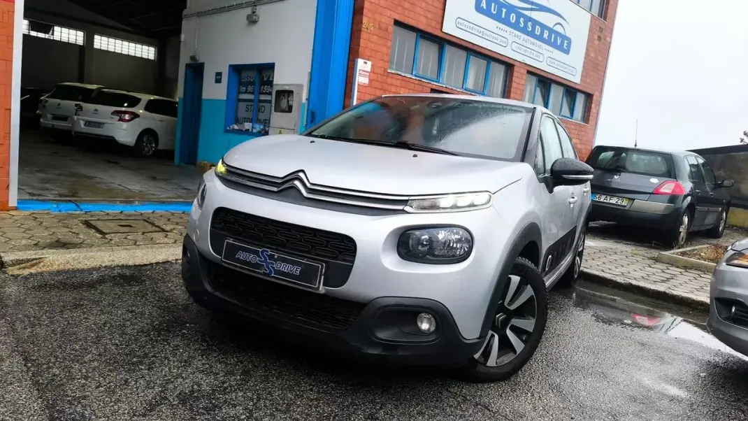 Citroën C3 2018 - 9400 EUR, 102000 km - AUTO.MOTO.pt - 102000km - foto 1 de 14