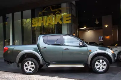 Mitsubishi L200 2007 — foto 5 de 27
