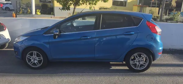 Ford Fiesta 2013 - 3750 EUR, 160000 km - AUTO.MOTO.pt - 160000km - foto 2 de 7