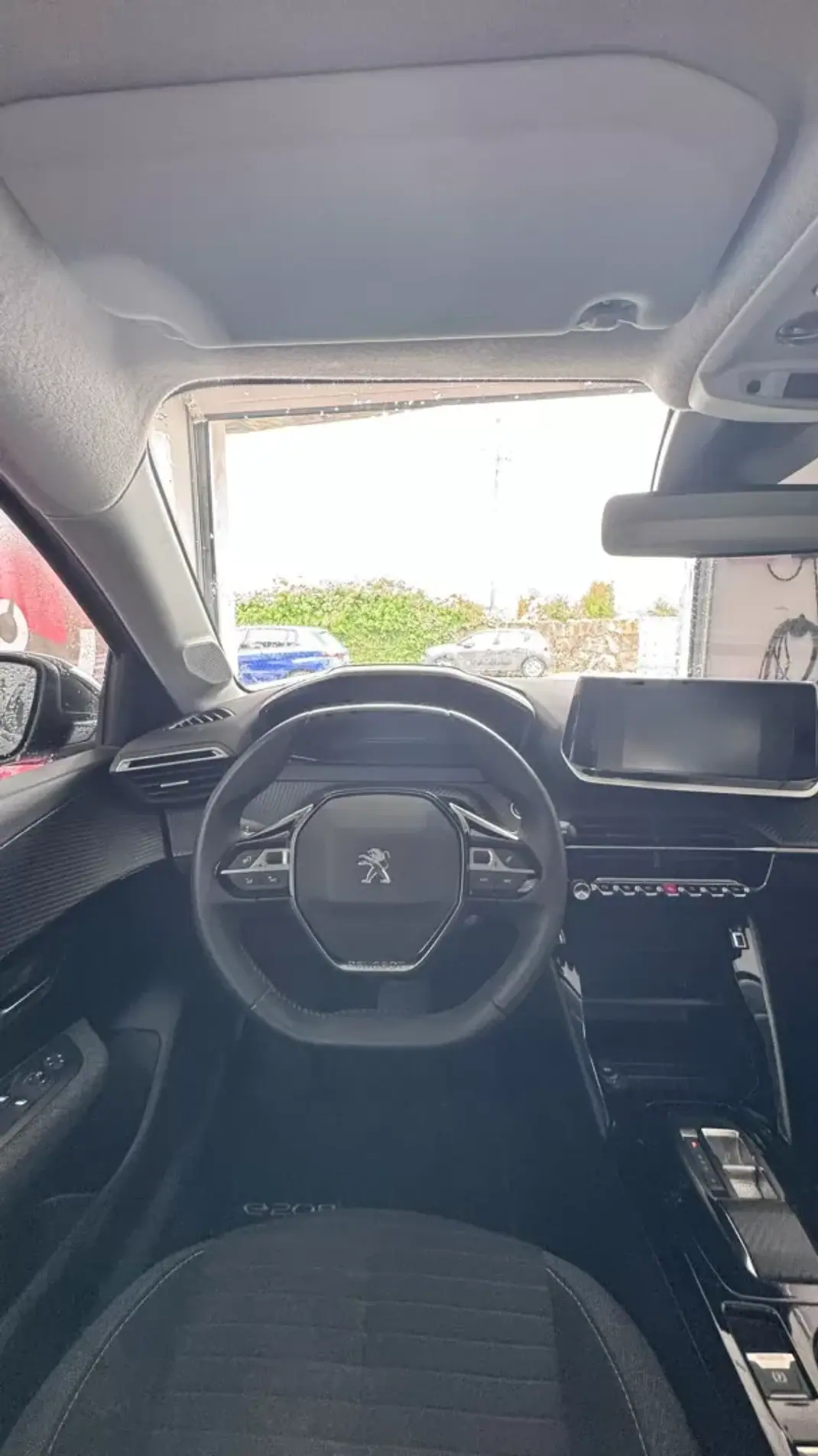 Peugeot e-208 2023 - 19900 EUR, 47000 km - AUTO.MOTO.pt - 47000km - foto 10 de 10