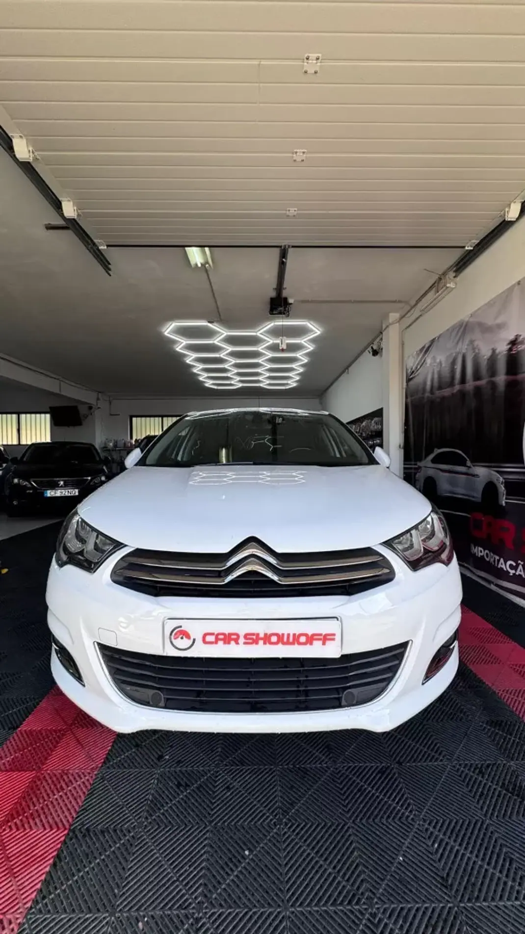 Citroën C4 2015 - 7900 EUR, 110000 km - AUTO.MOTO.pt - 110000km - foto 1 de 11