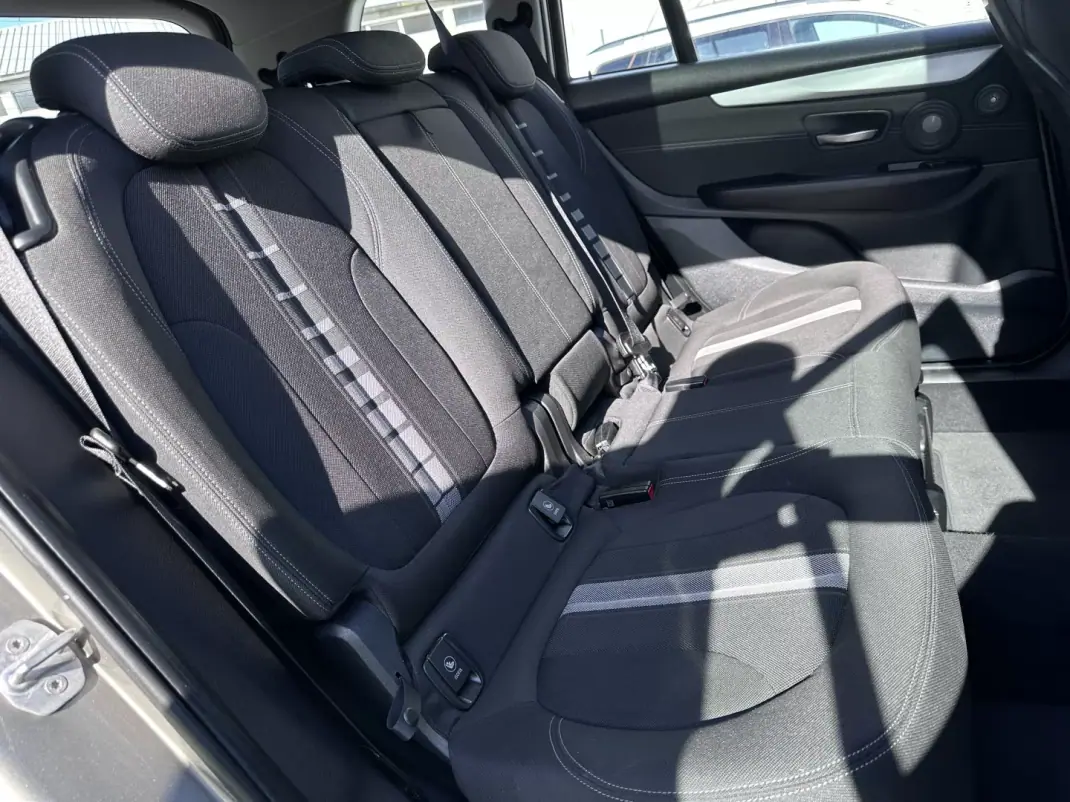 BMW 216 Gran Tourer 2015 - 14900 EUR, 180000 km - AUTO.MOTO.pt - 180000km - foto 64 de 77