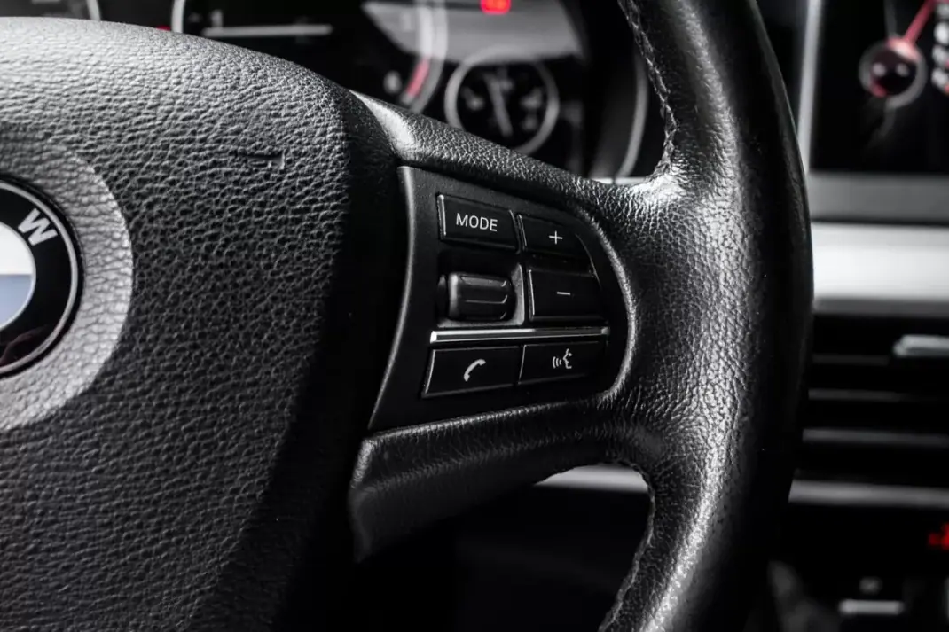 BMW X5 2015 - 27900 EUR, 170106 km - AUTO.MOTO.pt - 170106km - foto 15 de 44