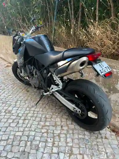 KTM Duke 990 2005 - 4000 EUR, 44500 km - AUTO.MOTO.pt - 44500km - foto 4 de 5