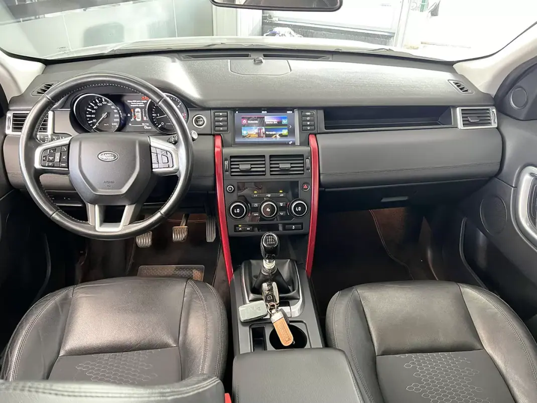 Land Rover Discovery Sport 2016 - 18600 EUR, 121987 km - 121987km - foto 10 de 21