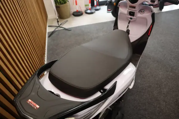 2026 - 2090 EUR, 1 km - AUTO.MOTO.pt - 1km - foto 7 de 7