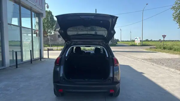 Peugeot 2008 2018 - 9750 EUR, 85023 km - AUTO.MOTO.pt - 85023km - foto 9 de 9