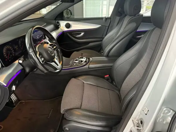 Mercedes-Benz E 220 2020 - 34990 EUR, 84701 km - AUTO.MOTO.pt - 84701km - foto 4 de 29