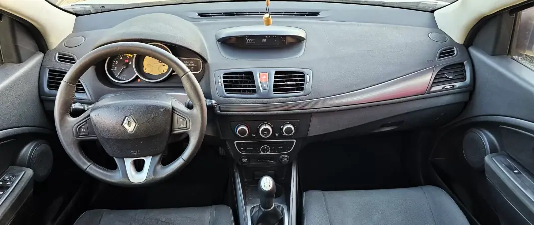 Renault Mégane 2010 - 6500 EUR, 280000 km - 280000km - foto 7 de 15