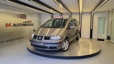 SEAT Alhambra 2005 - 7500 EUR, 299890 km - AUTO.MOTO.pt - 299890km - foto 13 de 57