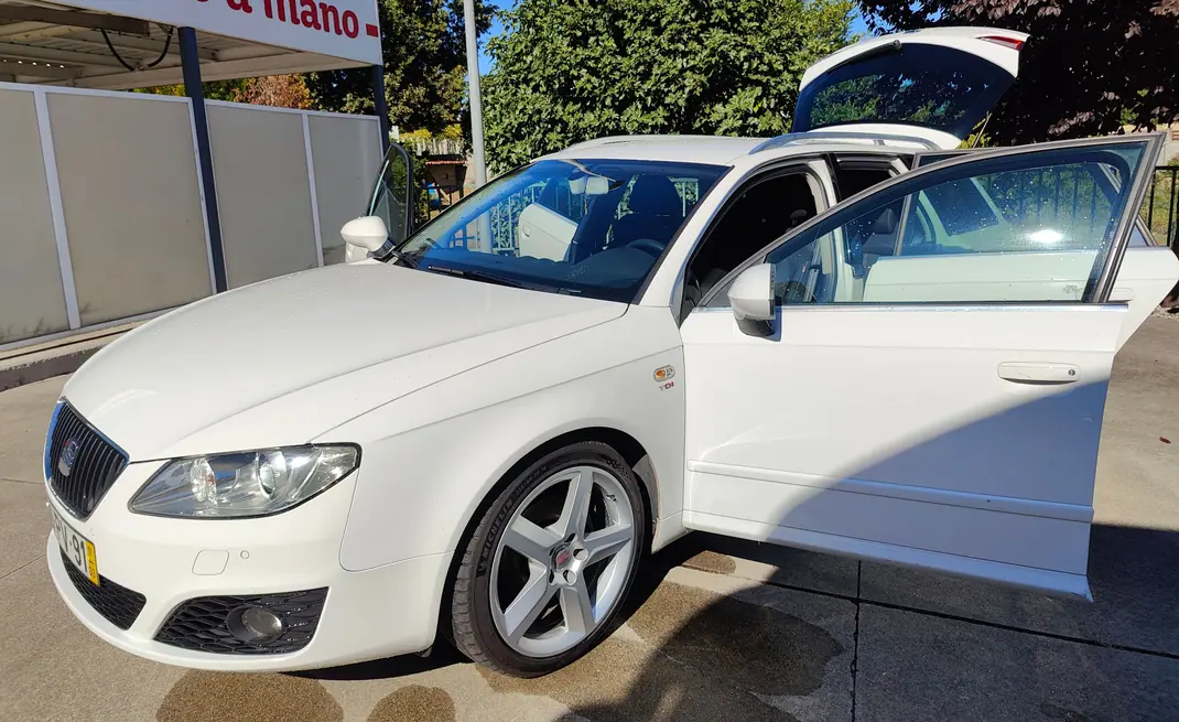 SEAT Exeo 2011 - 12000 EUR, 189000 km - 189000km - foto 3 de 12