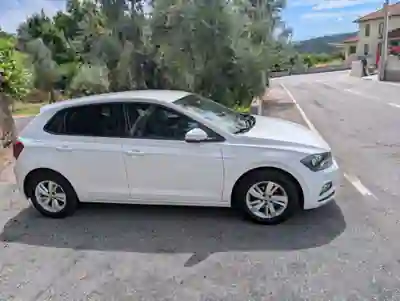 Volkswagen Polo 2020 - 18000 EUR, 98000 km - AUTO.MOTO.pt - 98000km - foto 3 de 11